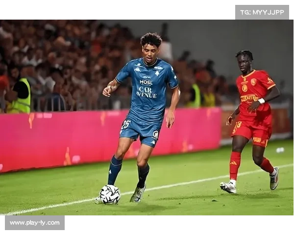 法乙升级卡位战激烈上演 罗德兹对阵兰斯谁能抢占先机